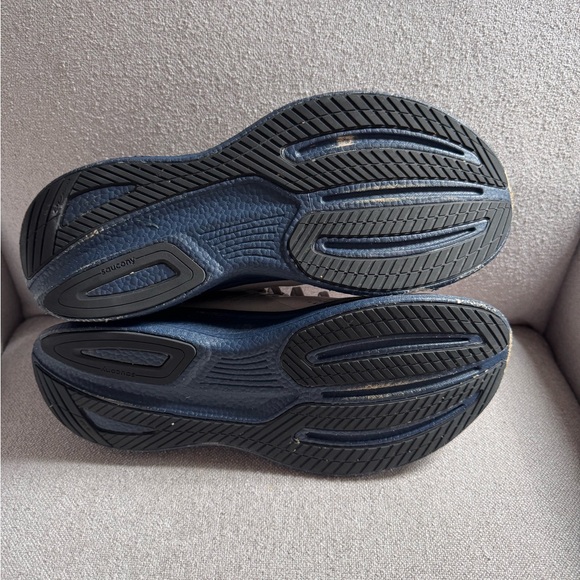 Saucony Ride 17 - Men’s Size 13 Walking/running Shoes  - S20924-242 - Picture 5 of 9